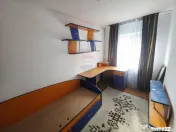 Apartament cu 3 camere de vânzare în zona Maratei