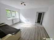 Apartament cu 3 camere de vânzare în zona Maratei