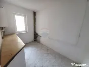 Apartament cu 3 camere de vânzare în zona Maratei