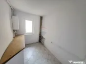 Apartament cu 3 camere de vânzare în zona Maratei