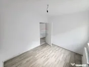 Apartament cu 3 camere de vânzare în zona Maratei 