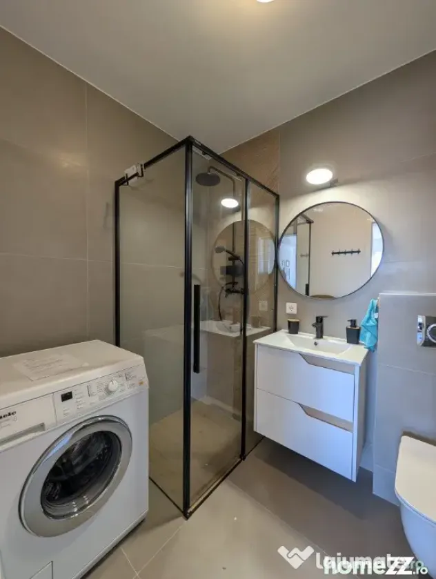 Apartament cu o camera si parcare, prima inchiriere, zona Primariei