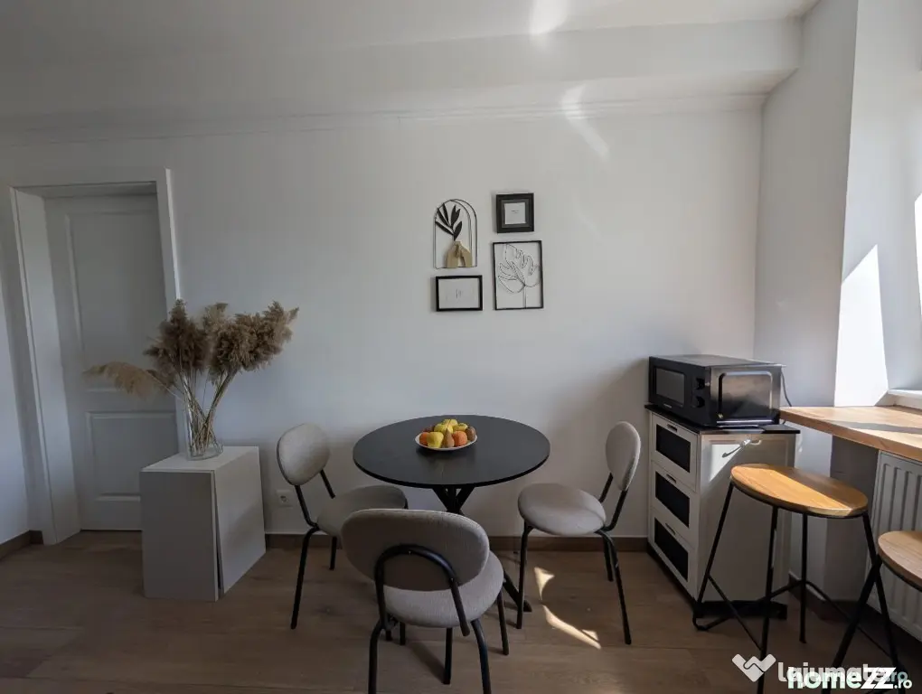 Apartament cu o camera si parcare, prima inchiriere, zona Primariei