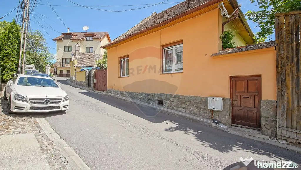 Casă individuală de vânzare pe str. Cloșca din Brașo...