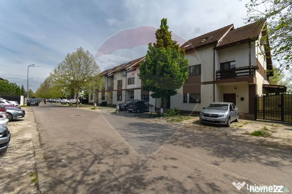 Apartament cu 3 camere de vânzare | 1 loc de parcare| CO...