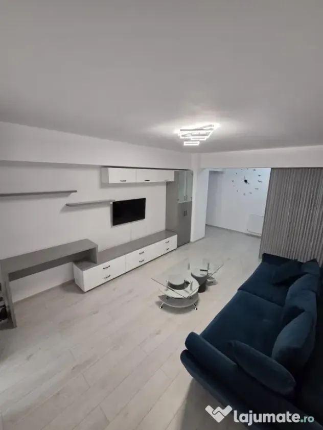 Apartament 2 camere de închiriat, bloc nou Războieni si loc parcare