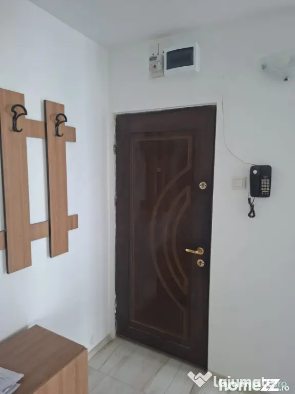 Apartament 2 camere, 48 mp, semidecomandat, mobilat și util - Craiova (Dolj)