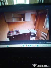 Închiriez garsoniera 
