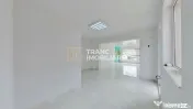 Casă generoasă cu 11 camere + spațiu comercial inclus ... 
