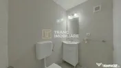Casă generoasă cu 11 camere + spațiu comercial inclus ... 