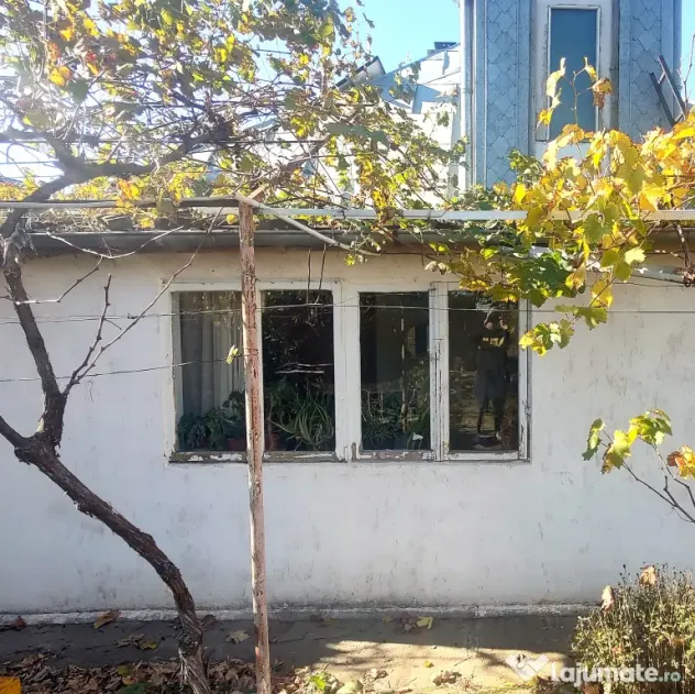 Casă Brăilița –67 mp utili, teren 350 mp, gaze, centrală, pret. Neg.