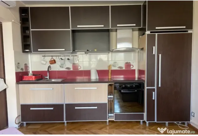 Inchiriez apartament 3 camere, zona Parc IOR (Al.Ioan Cuza)