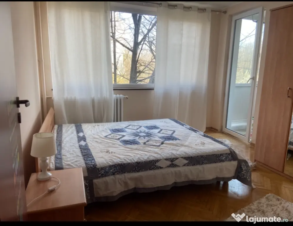 Inchiriez apartament 3 camere, zona Parc IOR (Al.Ioan Cuza)