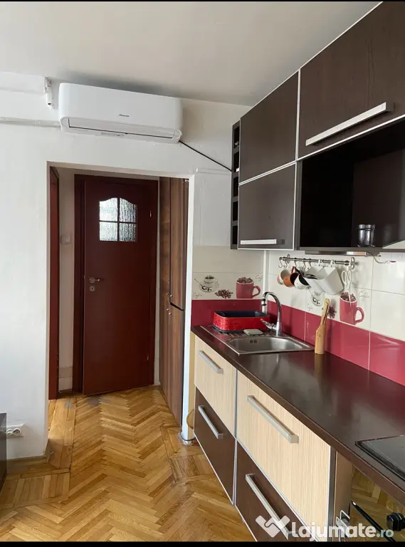 Inchiriez apartament 3 camere, zona Parc IOR (Al.Ioan Cuza)