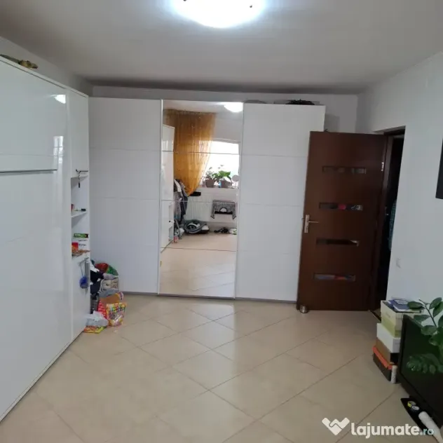 Proprietar, vand garsoniera 36 mp, zona Titan-Ozana