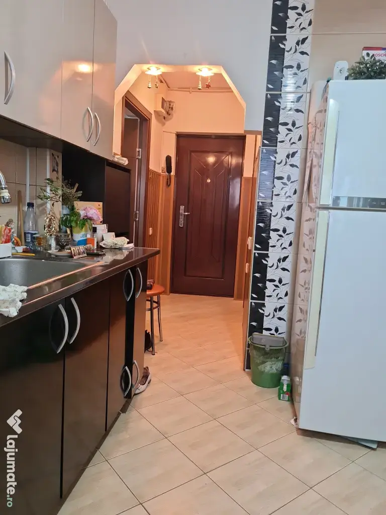 Proprietar, vand garsoniera 36 mp, zona Titan-Ozana