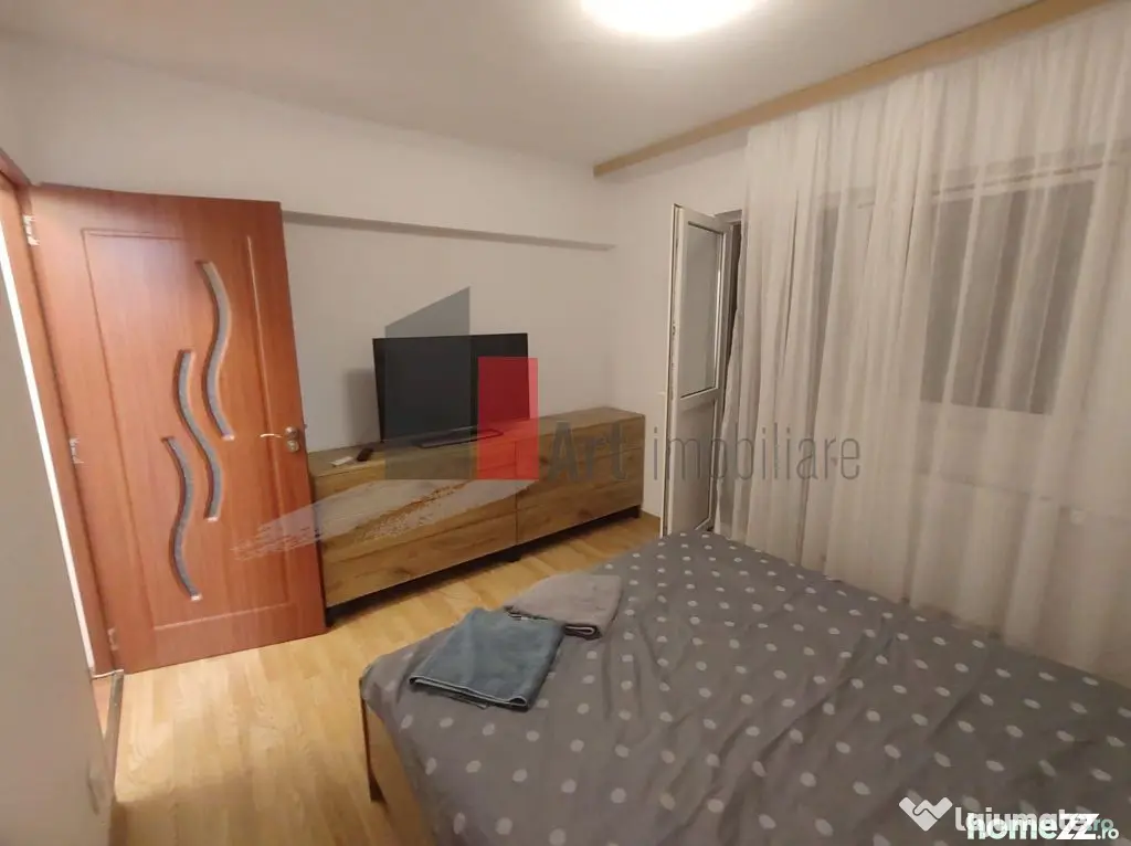 Prima închiriere apartament decomandat 3 camere - Bd. La...