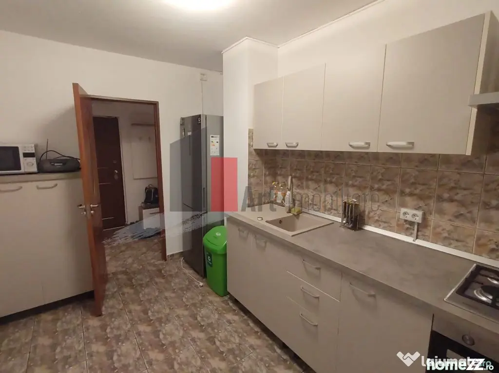 Prima închiriere apartament decomandat 3 camere - Bd. La...