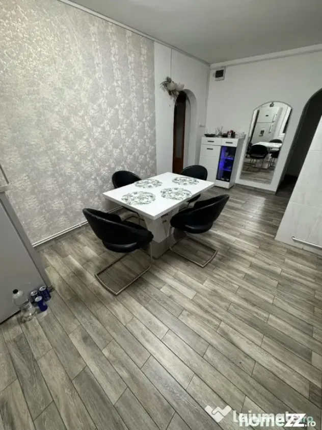 Apartament 3 camere intrare Racadau,2 balcoane,etajul 1,1870
