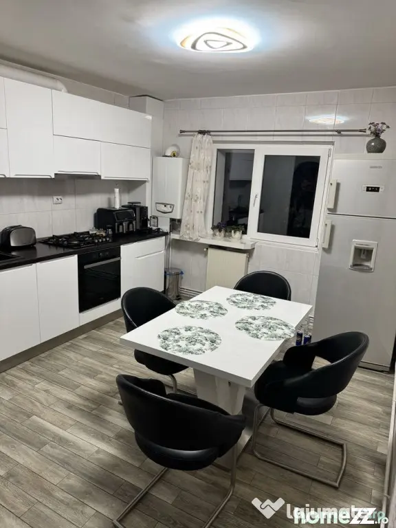 Apartament 3 camere intrare Racadau,2 balcoane,etajul 1,1870