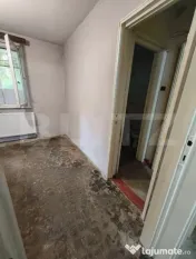 Apartament cu 2 camere la parter- nerenovat