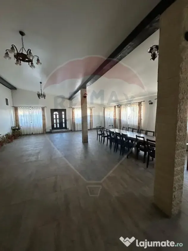 Restaurant + camere de cazare