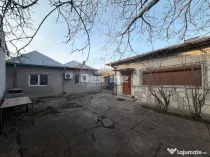 Casa +Teren intravilan 900 mp ( 2 corpuri de casă )Calea Gi