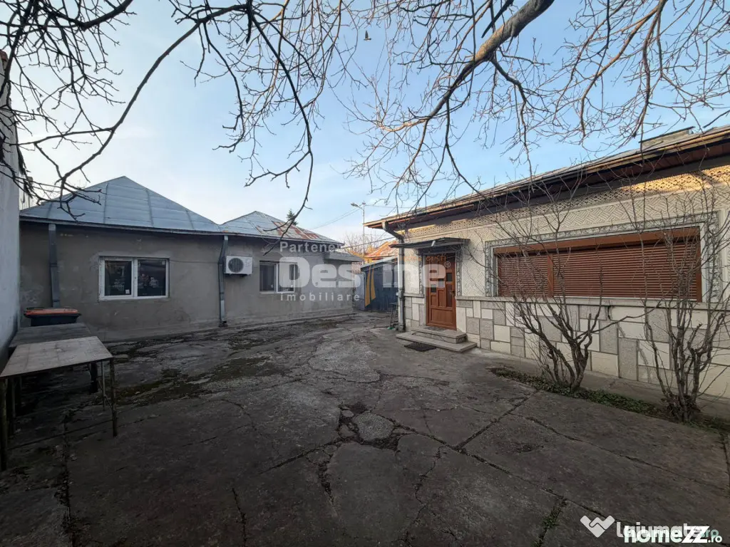 Casa +Teren intravilan 900 mp ( 2 corpuri de casă )Calea Gi