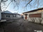 Casa +Teren intravilan 900 mp ( 2 corpuri de casă )Calea Gi