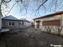 Casa +Teren intravilan 900 mp ( 2 corpuri de casă )Calea Gi