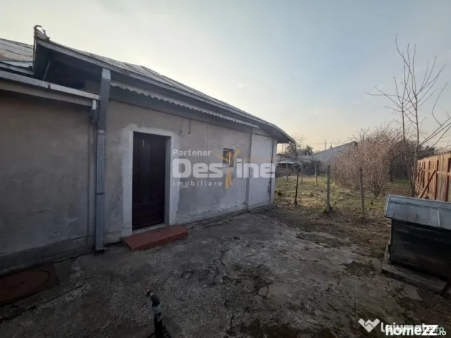 Casa +Teren intravilan 900 mp ( 2 corpuri de casă )Calea Gi