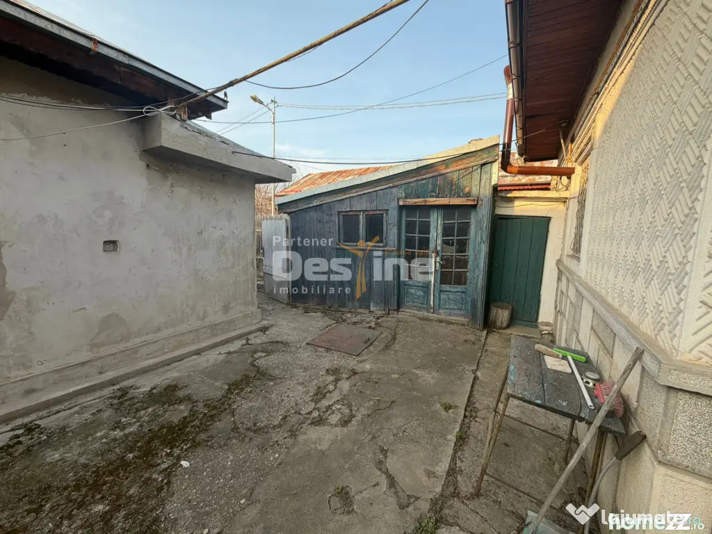 Casa +Teren intravilan 900 mp ( 2 corpuri de casă )Calea Gi
