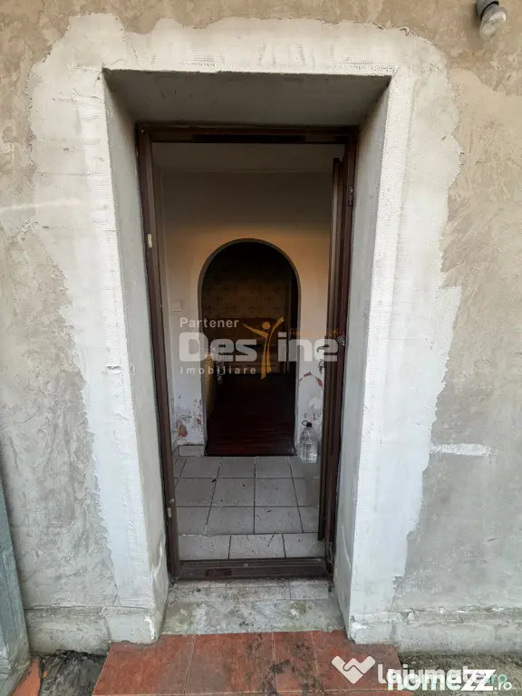 Casa +Teren intravilan 900 mp ( 2 corpuri de casă )Calea Gi