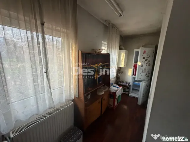 Casa +Teren intravilan 900 mp ( 2 corpuri de casă )Calea Gi