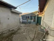 Casa +Teren intravilan 900 mp ( 2 corpuri de casă )Calea Gi