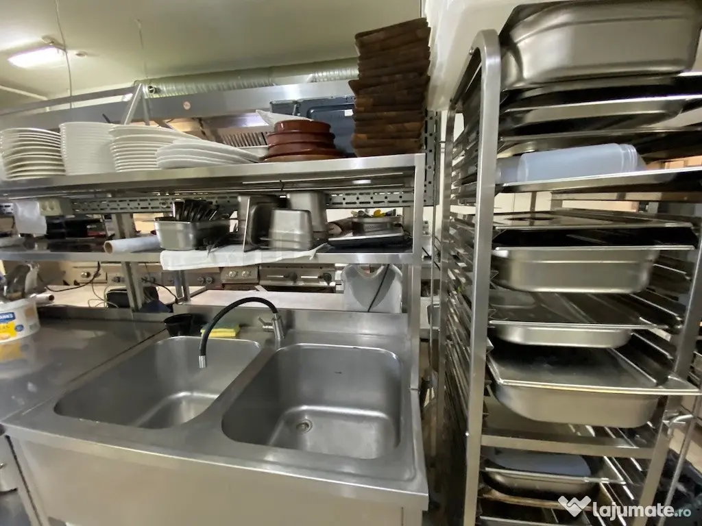 Investie spatiu comercial - restaurant amenajat