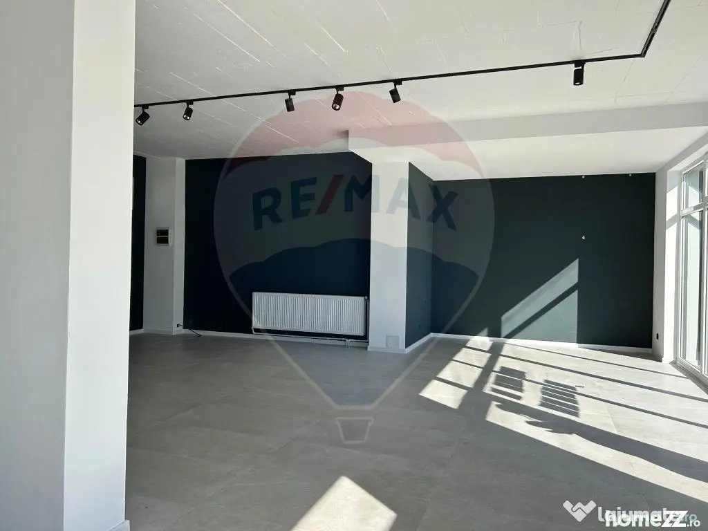 De închiriat: Spațiu comercial – 111 mp, vitrină str...