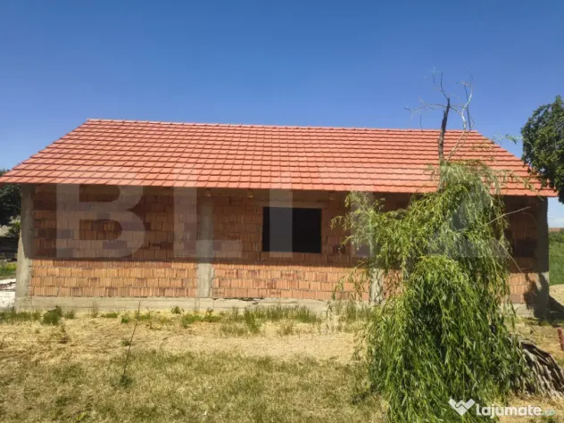 Casă de vânzare în comuna Tormac