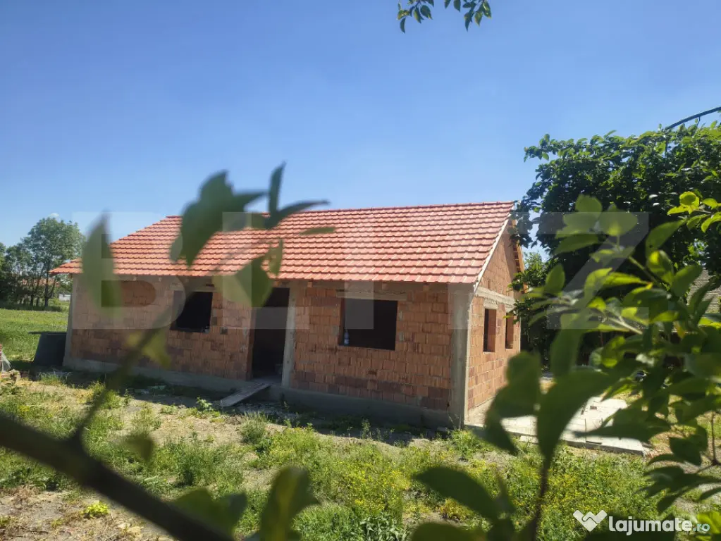 Casă de vânzare în comuna Tormac
