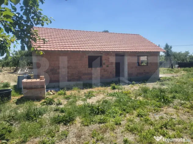 Casă de vânzare în comuna Tormac