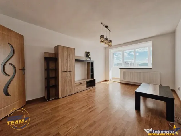 Apartament luminos cu 2 camere si balcon spatios, lift nou,