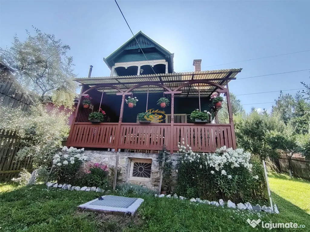 Casa de vacanta (Gheorgheni, str. Szarvas, zona km4)