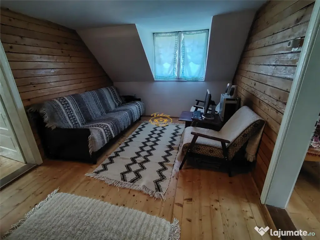 Casa de vacanta (Gheorgheni, str. Szarvas, zona km4)