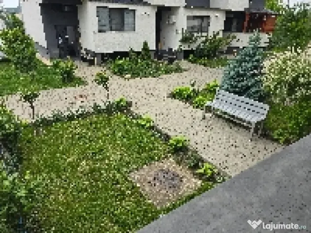 Apartament cu 3 camere, gradina, parcare in ansamblu privat