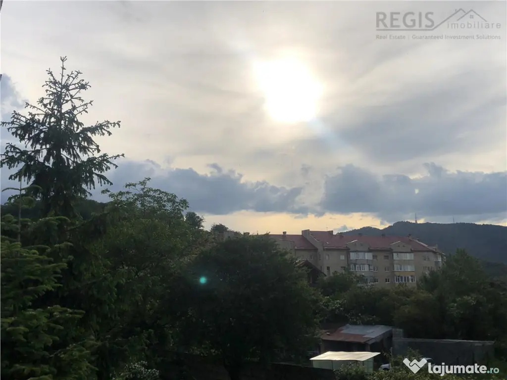 Apartament spatios cu 4 camere si 2 balcoane zona Noua
