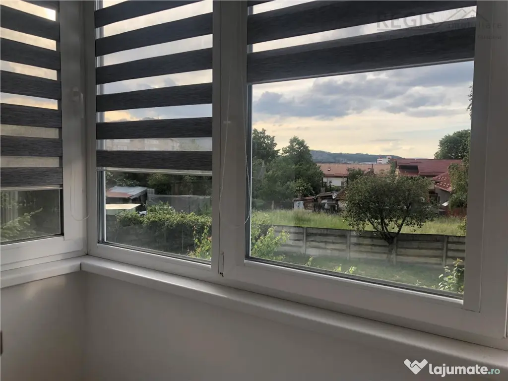 Apartament spatios cu 4 camere si 2 balcoane zona Noua