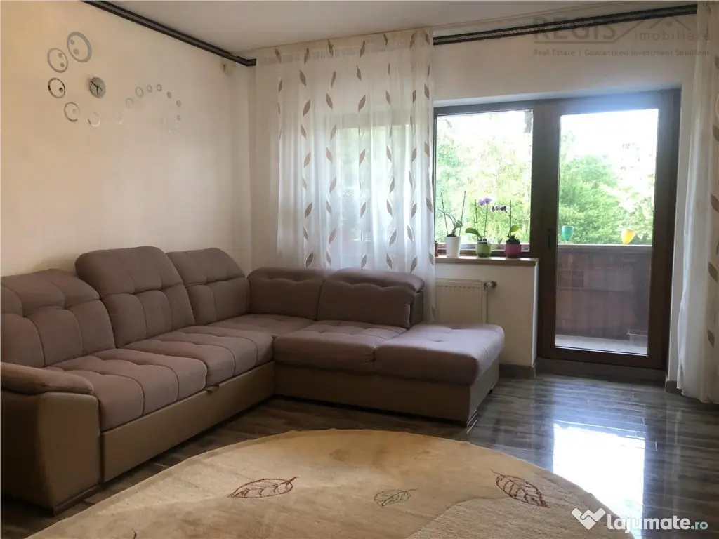 Apartament spatios cu 4 camere si 2 balcoane zona Noua