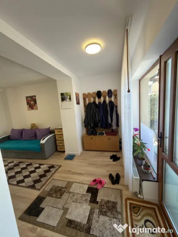Casă de vânzare în Medeea | 3 camere | Curte generoasă |