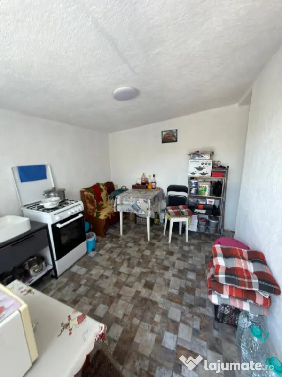 Casă de vânzare în Medeea | 3 camere | Curte generoasă |