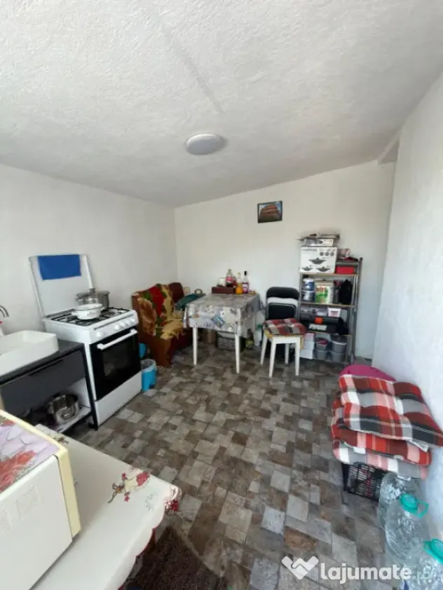 Casă de vânzare în Medeea | 3 camere | Curte generoasă |